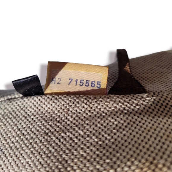 Dooney & Bourke Vintage Tan Drawstring Bucket Shoulder Bag - Picture 14 of 16